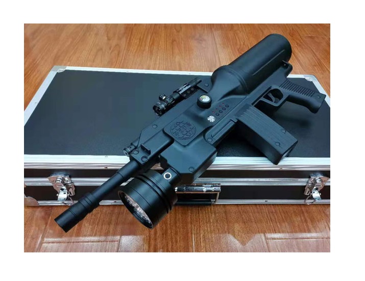 远程驱散催泪镇暴器